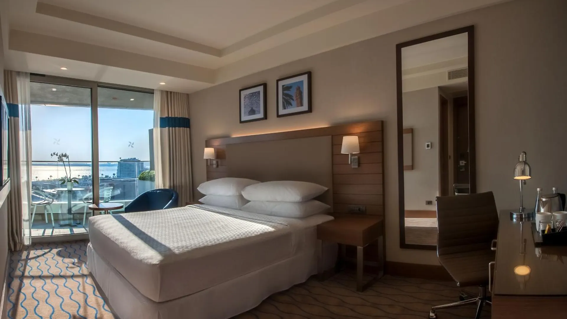 Four Points By Sheraton Izmir Hotel