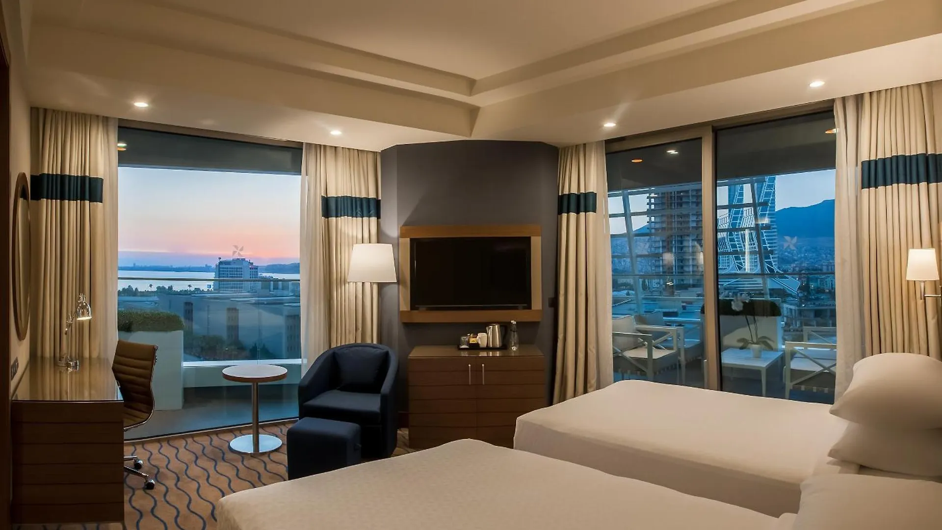 Four Points By Sheraton Izmir Hotel
